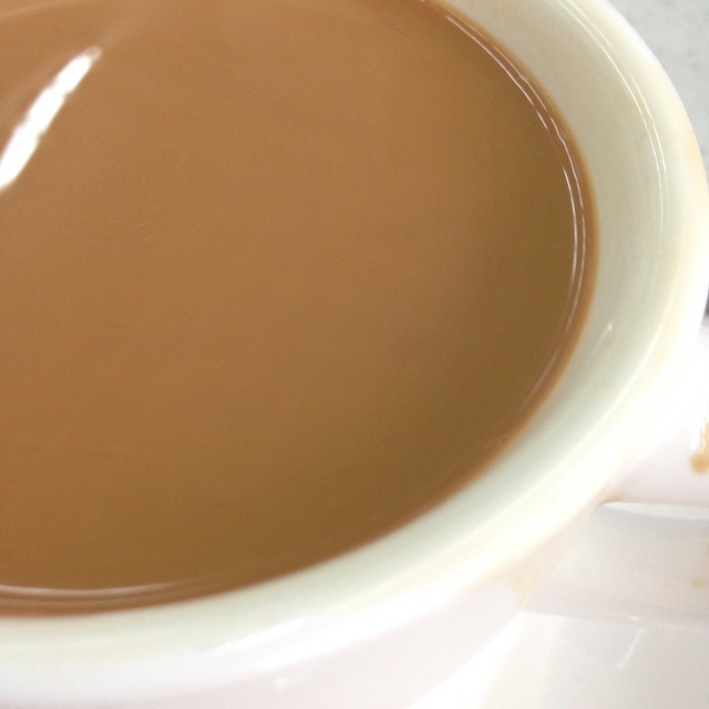 Power drink | Important to start the day with a cup of this. http://t.cn/R7qMnTp #day #coffee #tea #breakfast #lambilly