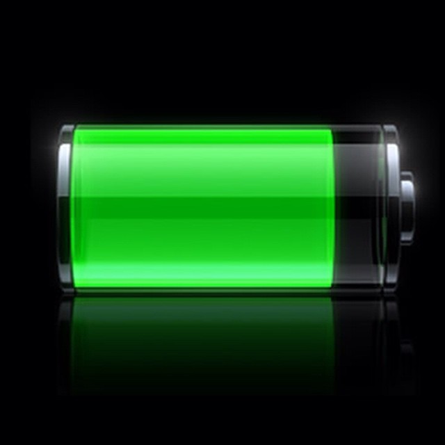 Better battery life | Charged the phone the whole night and started to use it from 7:30 this morning. Besides going through different apps, had a few phone calls and the longest one was 45 mins. Still got 40% full, I like that. http://t.cn/R7YAWmi #iphone #battery