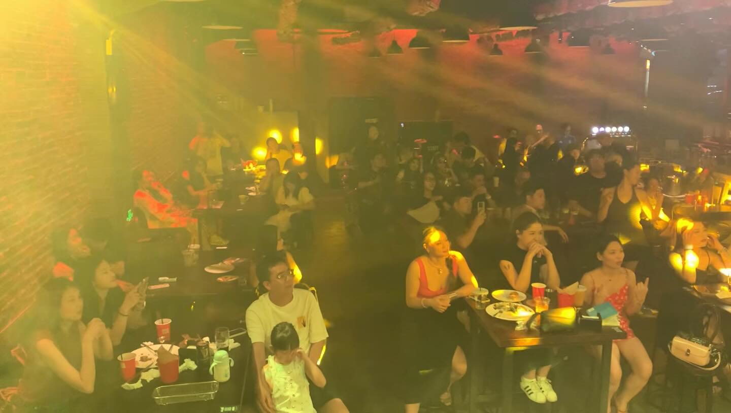 Great crowd at the Coldplay Tribute Show. #TheHUB #红屋