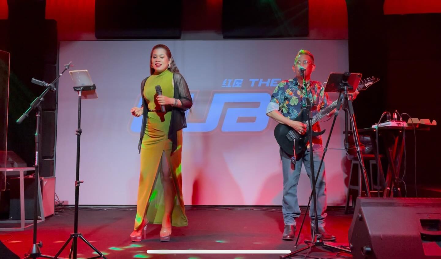 Free Flow Band was doing Brittany & Xiao Hei theme song. #TheHUB #红屋