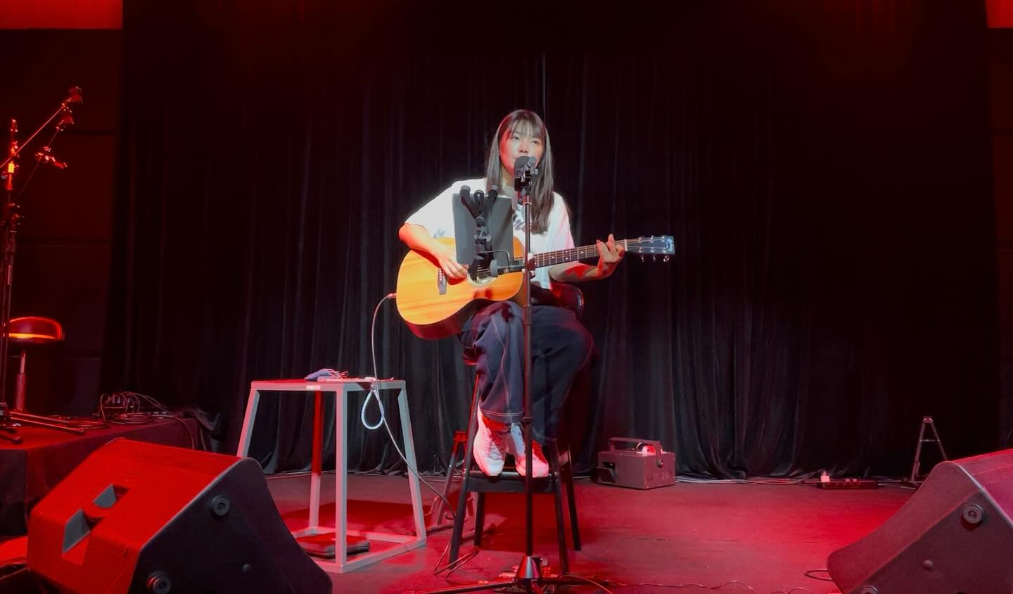 Enjoy every time when Cara performs! #TheHUB #红屋