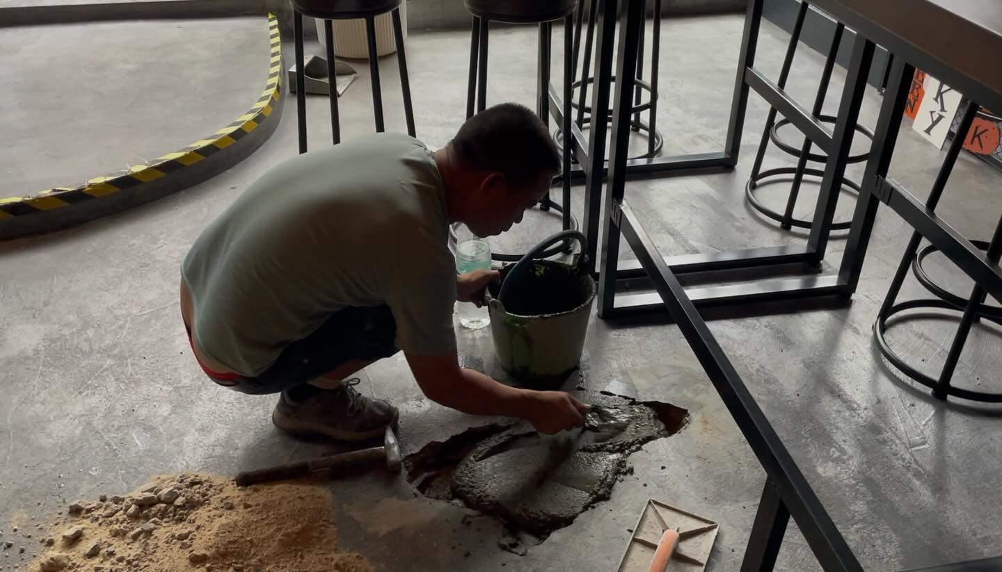 Needed to fix the floor. #TheHUB #红屋