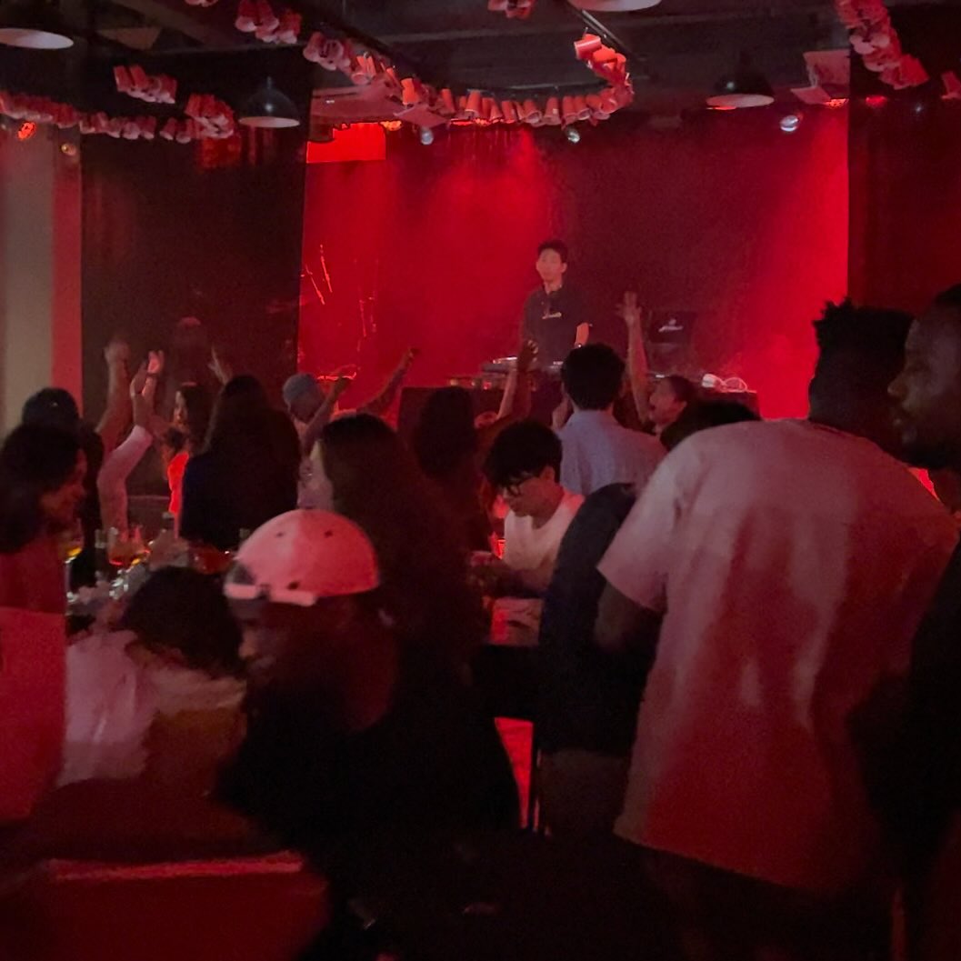 DJ Hyphen in da building. #TheHUB #红屋